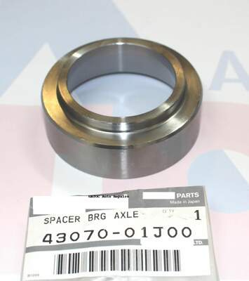 OEM Genuine REAR Wheel bearing spacer to fit Nissan Patrol 1988 > 1995