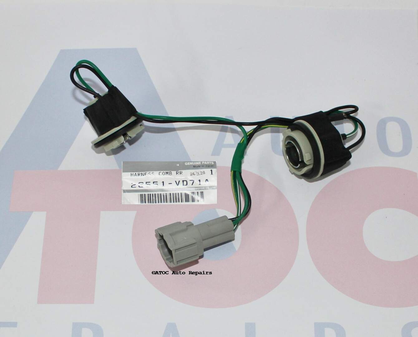 GENUINE NISSAN Right Hand Tail light globe base and loom to fit Nissan